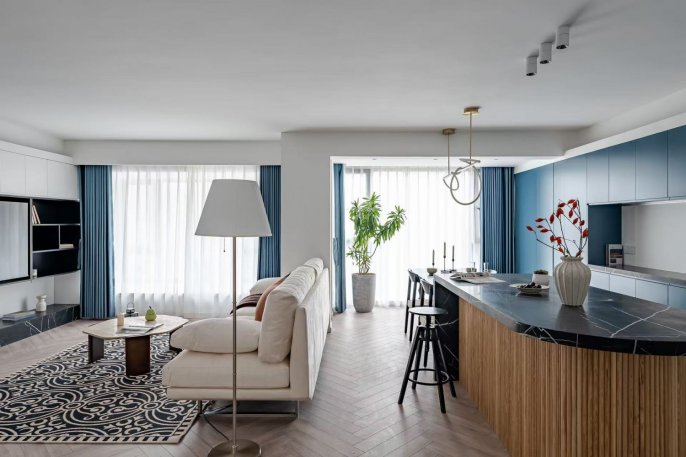 Luxurious 190㎡ Residence with 30㎡ Terrace near East Nanjing Road